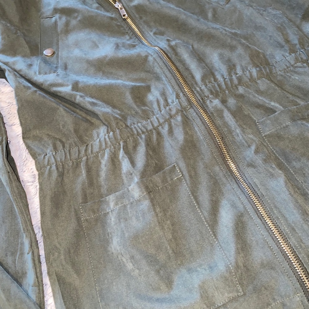 Green jacket - Picture 7 of 9